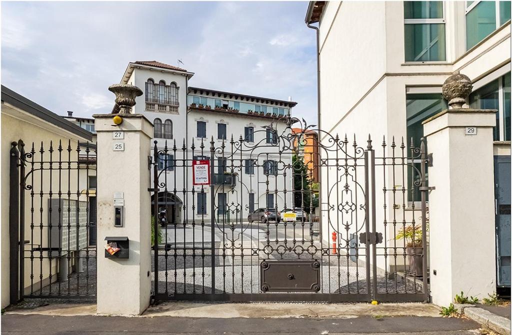 Lux Apartment 2 Milano Metro M2 Eksteriør billede